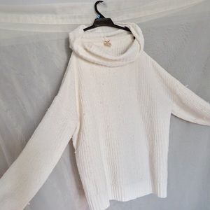 White turtleneck sweater 🤍